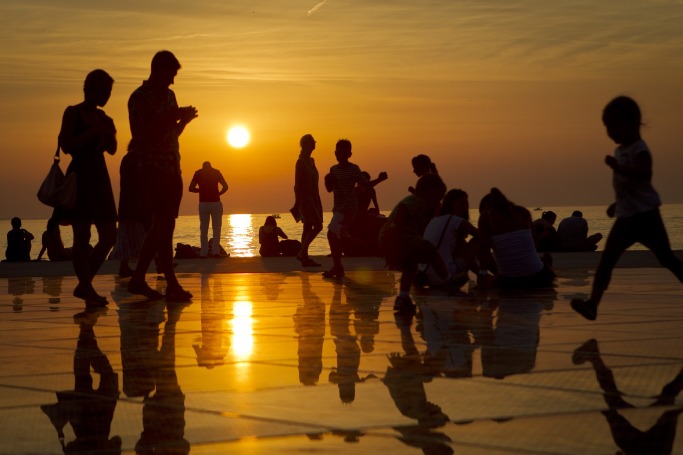 Chinese tourists spend $128b overseas in H1