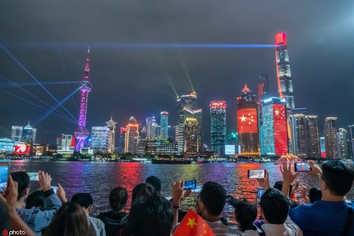 Shanghai sees growing consumption during National Day holiday