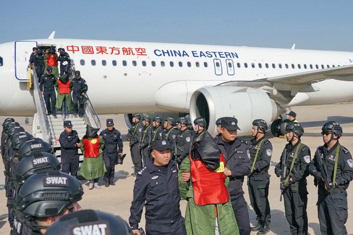 Internet crime crackdown leads to 60,000 arrests