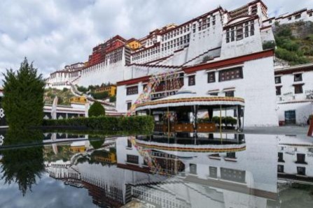 Administration calls for more public access to historic buildings