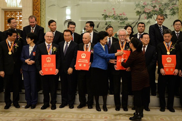 China improves S&T award system to spur innovation