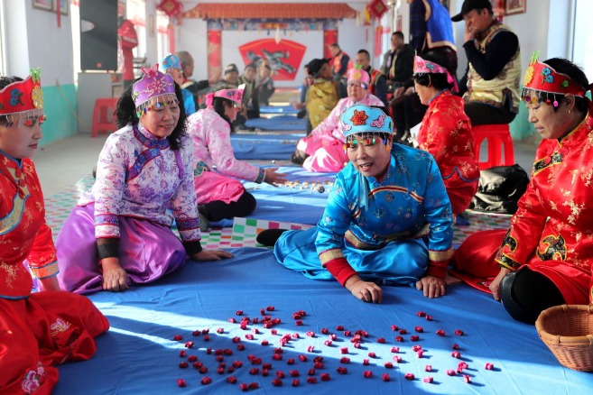 Bone-snatching game keeps Xibe traditions alive