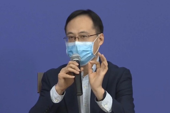 Expert lauds China's doctors in combating COVID-19