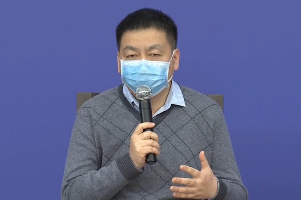 Medical expert offers anti-epidemic advice to United Kingdom