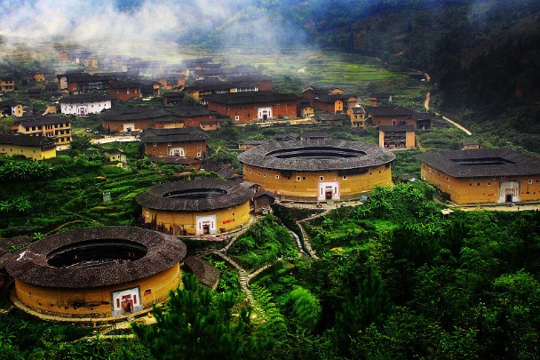 Tourist spots in China's Fujian and Sichuan reopen following strict control