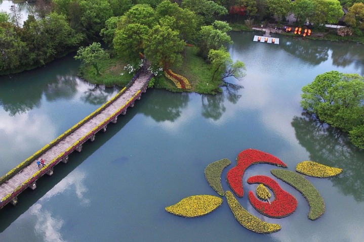 Huangshan ensures safety as tourism resumes