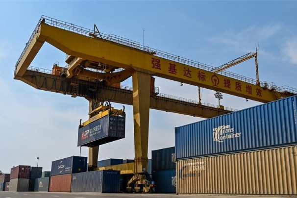 China's transportation vitality index down 28.5% in March