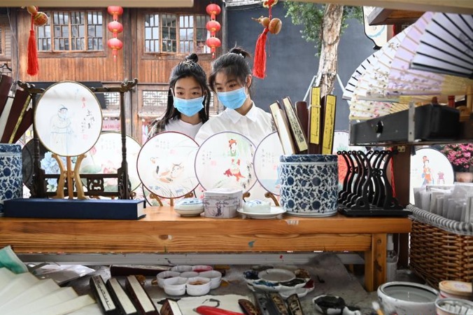 Long-awaited holiday ignites spending revival in China