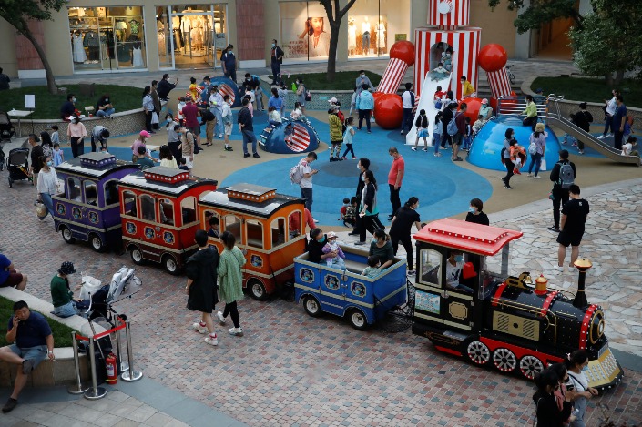 Malls, supermarkets, hotels to be fully reopened in China