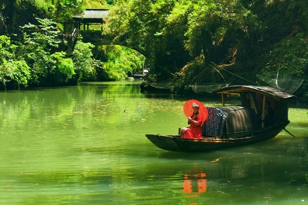 Hubei's tourism resumes, cautiously