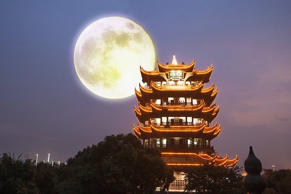 Explore the city of Wuhan