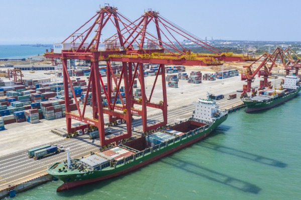 China calls for concerted steps to spur trade