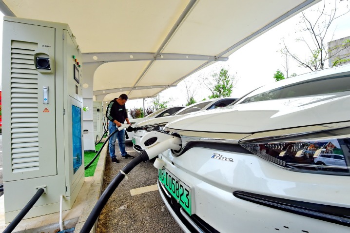 China leads world in electric car charging piles