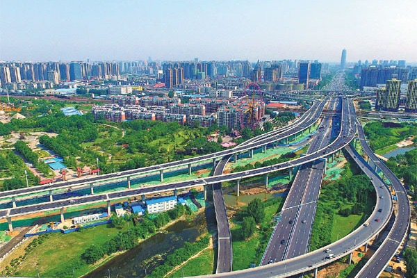 Cross-border e-commerce trade soars in bonded zone