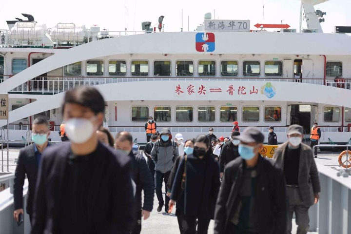 Travel agencies banking on tickets to ride