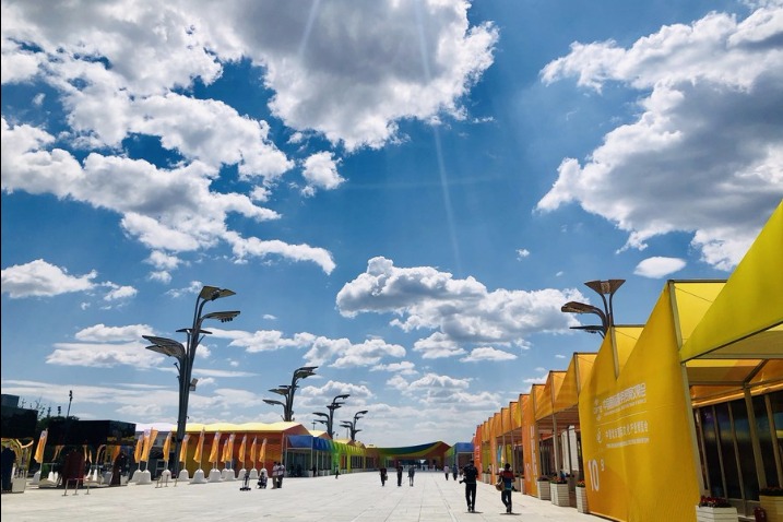 China revs up services trade to fuel growth