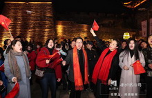 Video: Flash mob at Quzhou iconic building