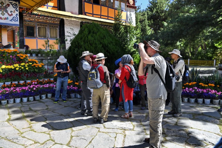 Tibet pilots healthcare, green tourism bases
