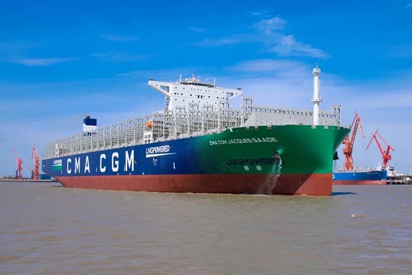 World's first 23,000-TEU dual-fueled vessel delivered in Shanghai
