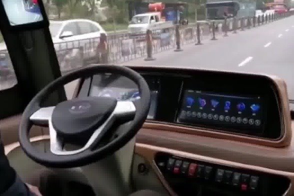 Advanced 5G self-driving minibus to zoom into WIC