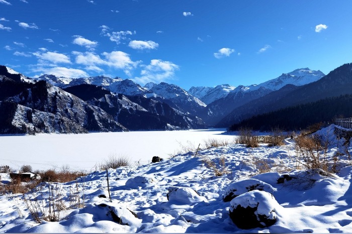 Heavenly Lake exudes new vigor in Xinjiang