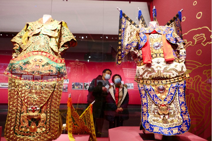 Exhibition shows achievements of Chinese theatrical arts education since 1950