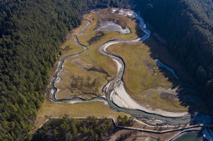 China has more than 40,000 travel agencies