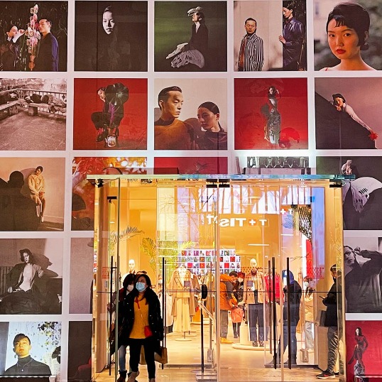 Shopping centers open door to innovation