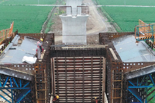 China to speed up intercity railway service