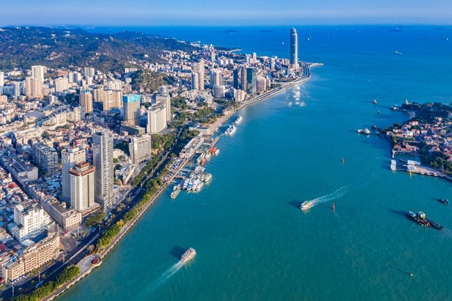 Xiamen leads the way in safeguarding lush mountains, lucid waters