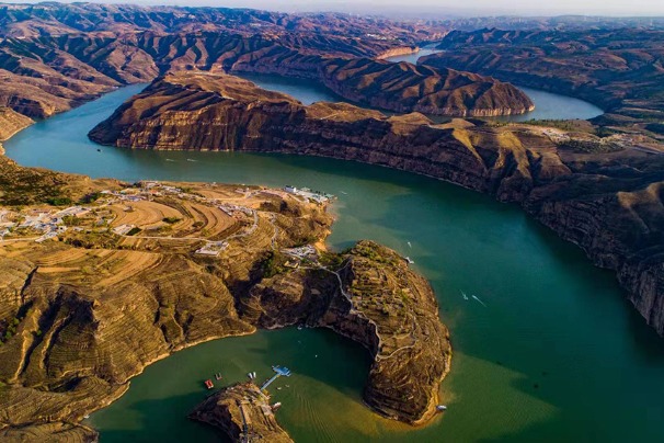 Inner Mongolia's Laoniu Bay boasts magnificent scenery