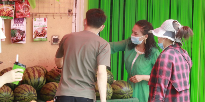 Visiting the Street for Entrepreneurship and Employment in Shache county