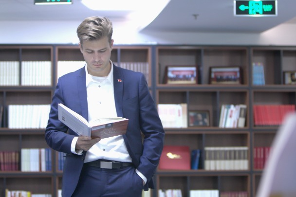 Looking for answers: American communist explores China (III)