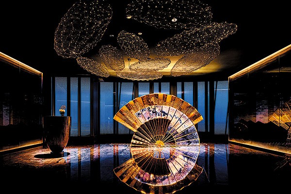 Height-of-luxury property offers commanding views of Shanghai