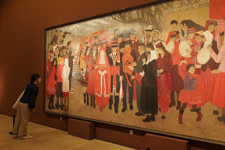 Exhibition teams up artworks by national political advisers