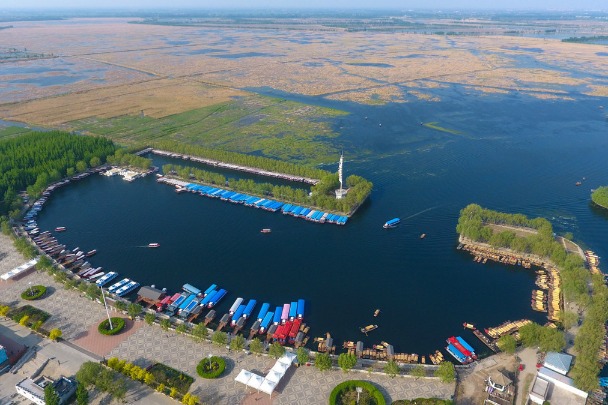 Baiyangdian Lake reflects green development of Xiong'an