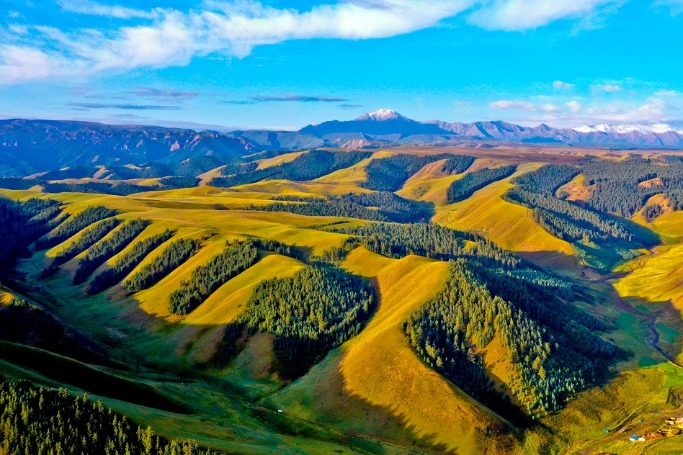 Autumnal vista in Gansu meadows