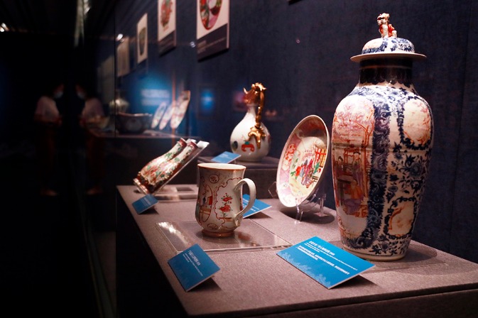 Qing export products from Guangzhou exhibited in Shanghai