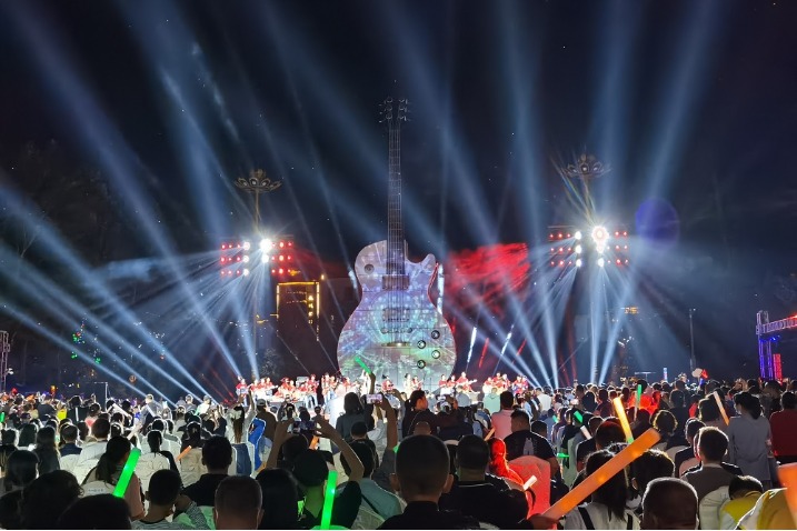 New tourist landmark shines in NE China