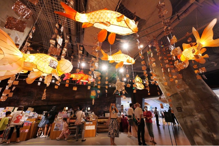 Intangible cultural heritage gives festive air to Guangzhou