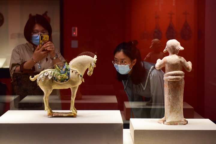Exhibition traces people’s lives in medieval dynasty of China