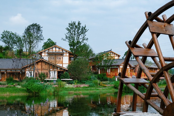 Ancient village welcomes visitors with intangible cultural heritage