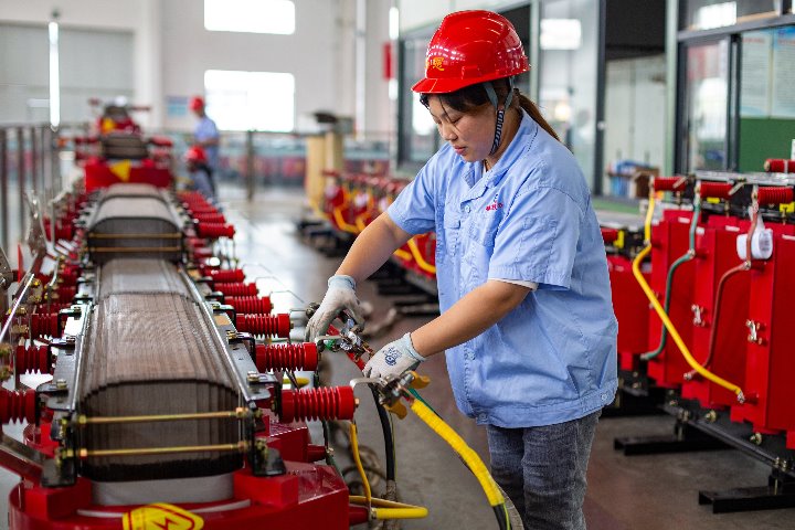 China's economy grows 9.8% in Jan-Sept