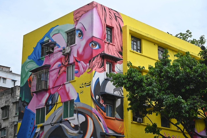 World’s largest graffiti art venue in Chongqing exudes great artistic charm
