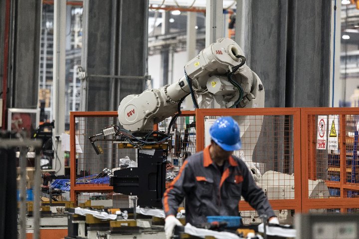 Govt to treat domestic, foreign suppliers equally in procurement