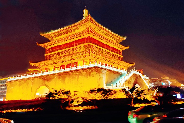 Landmarks and street snacks draw visitors in Xi’an