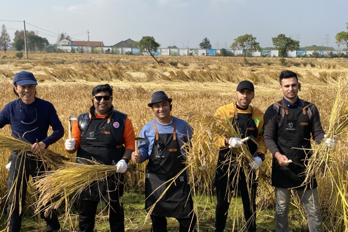 Expats discover vibrant greenery, ecological progress in Wujiang