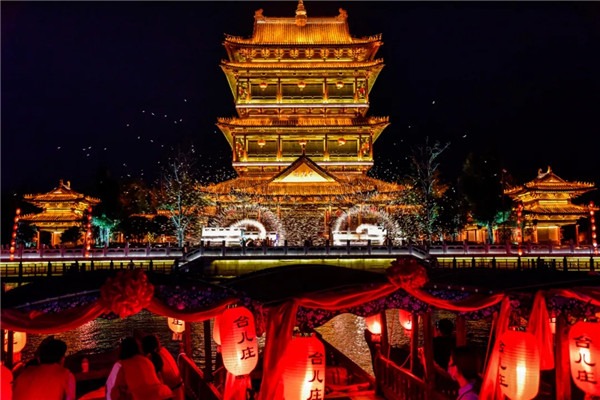 Explore traditional art in Taierzhuang ancient town