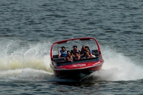 China's domestic tourism revenue to near $600b in 2022