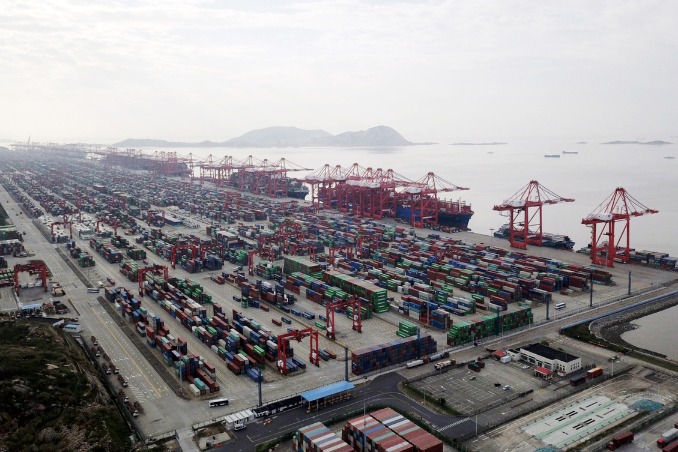 Shanghai port continues to rank first in container throughput worldwide